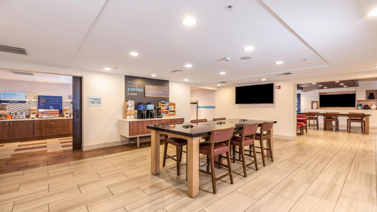 Holiday Inn Express Fremont - Milpitas Central By Ihg Ngoại thất bức ảnh